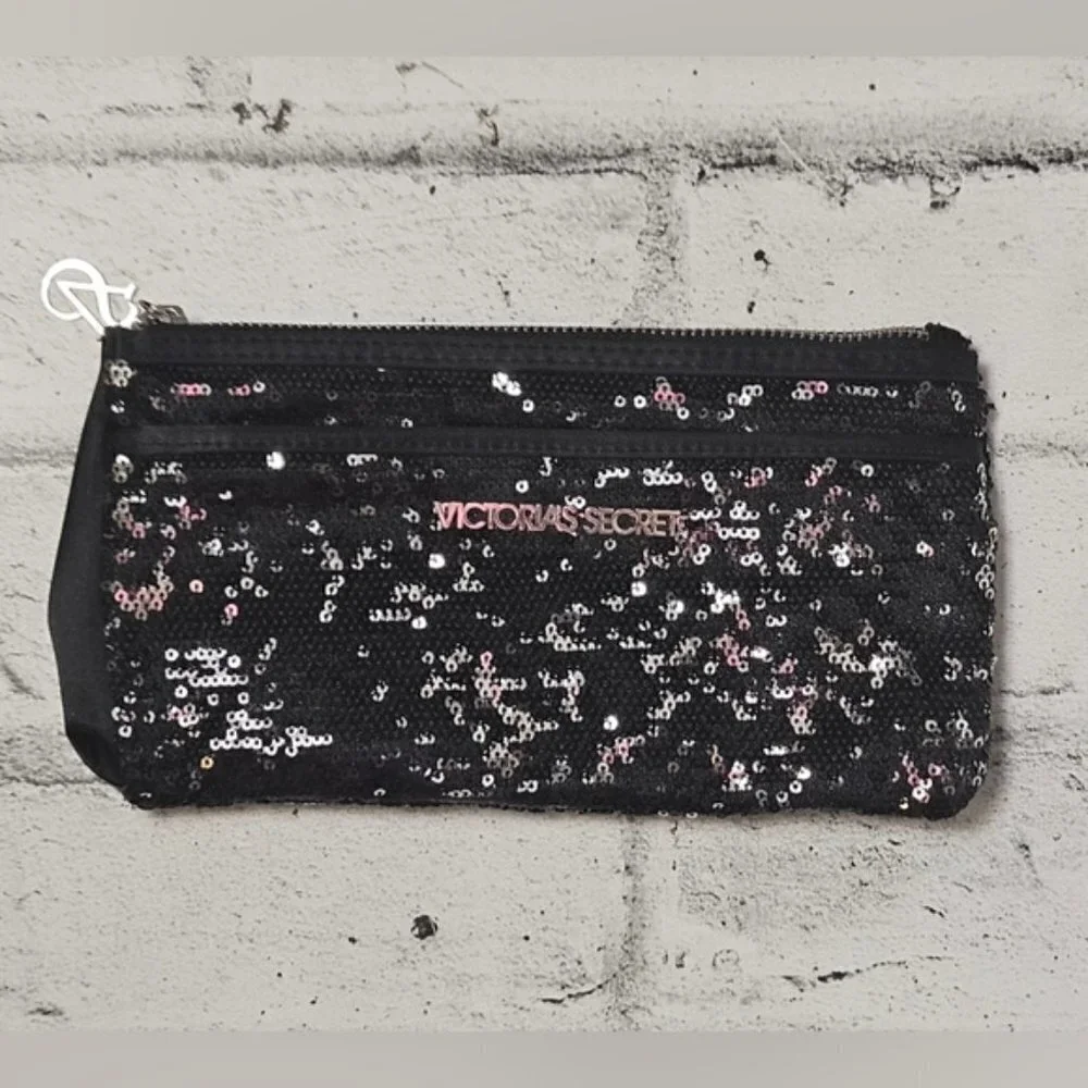 Victoria's Secret - Sparkly sassy elegance zippered black sequin clutch